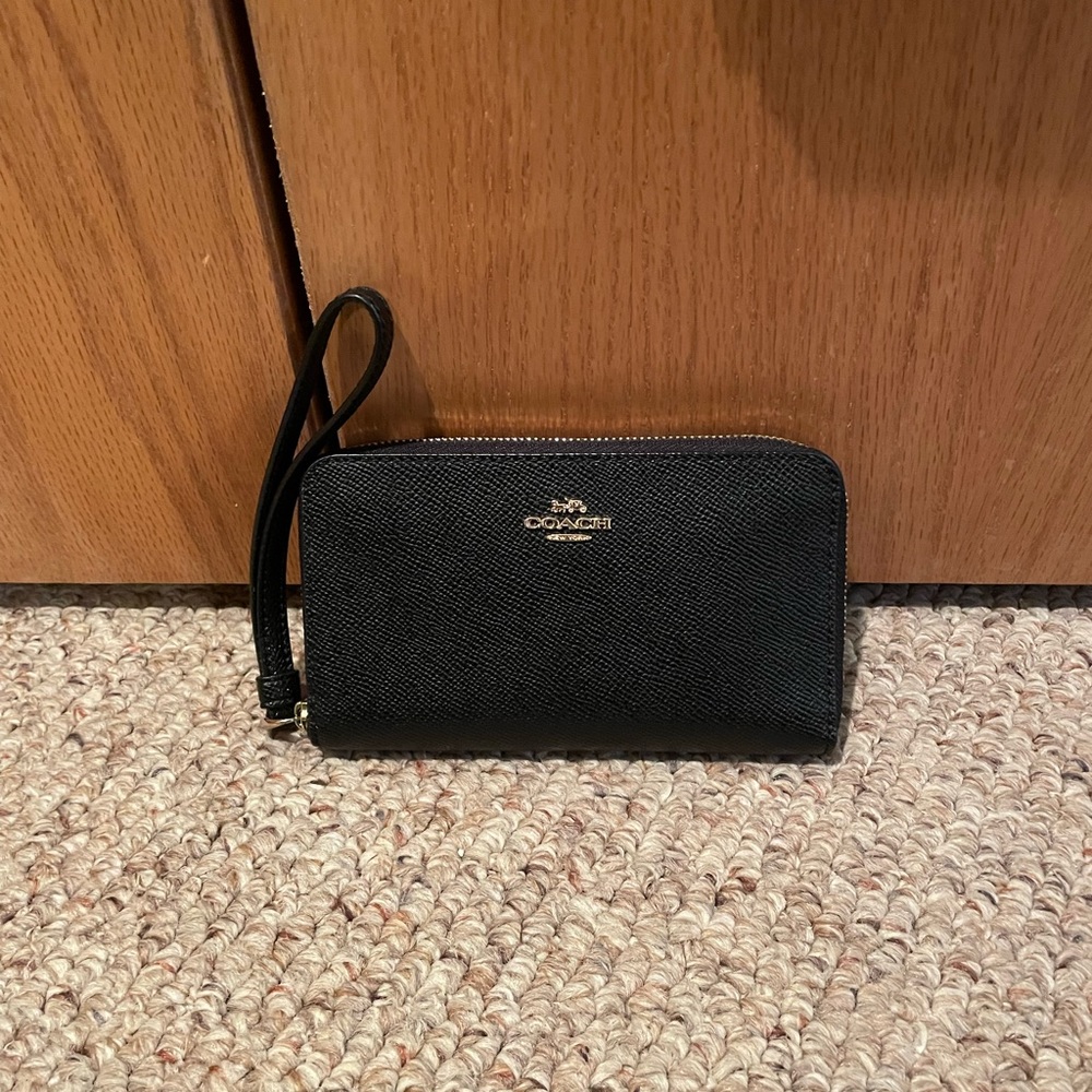 Coach wristlet wallet